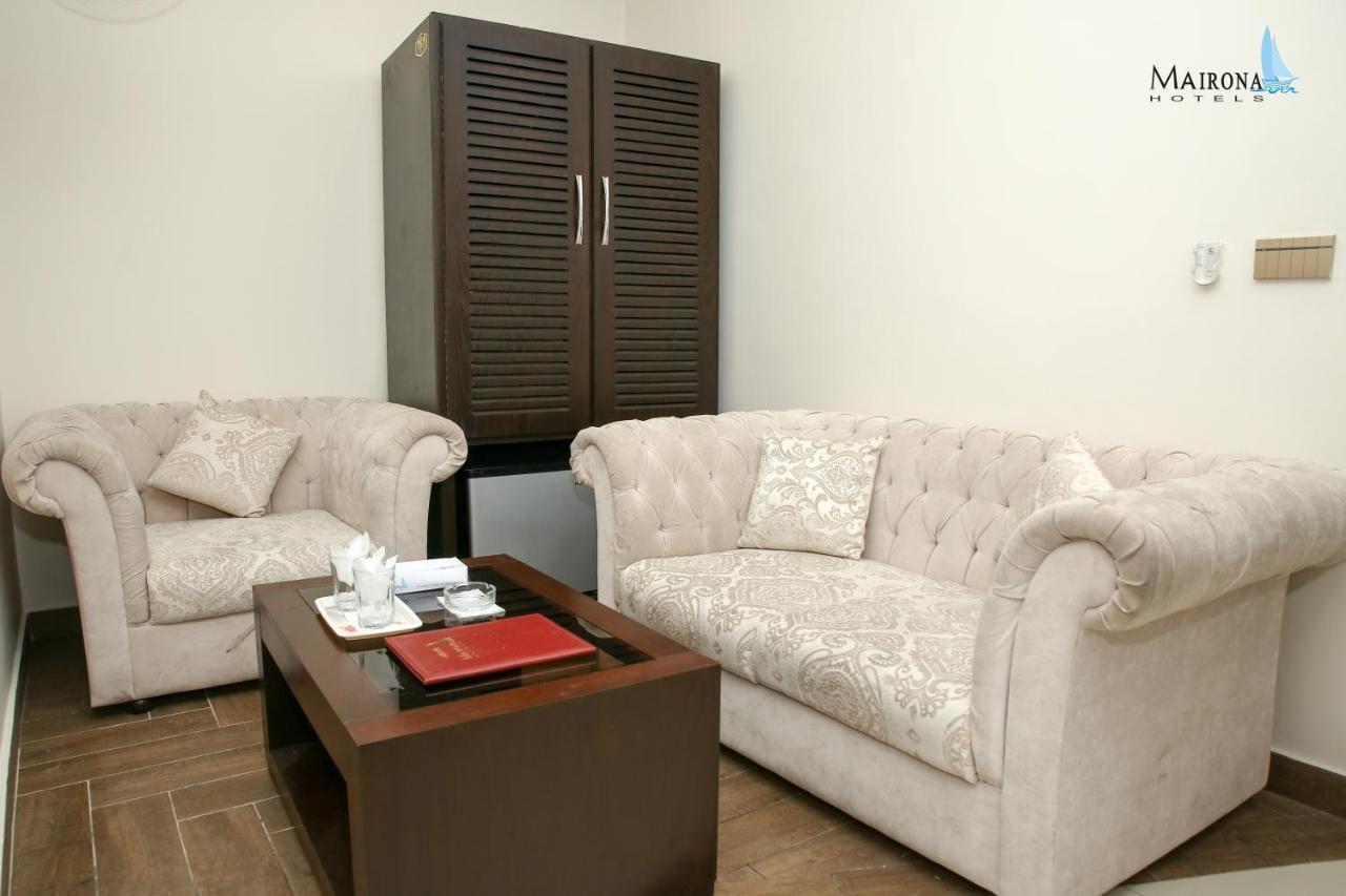 Hotel Mairona Gulberg Лахор Екстериор снимка