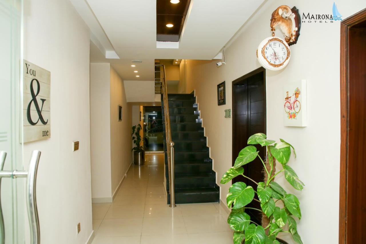 Hotel Mairona Gulberg Лахор Екстериор снимка