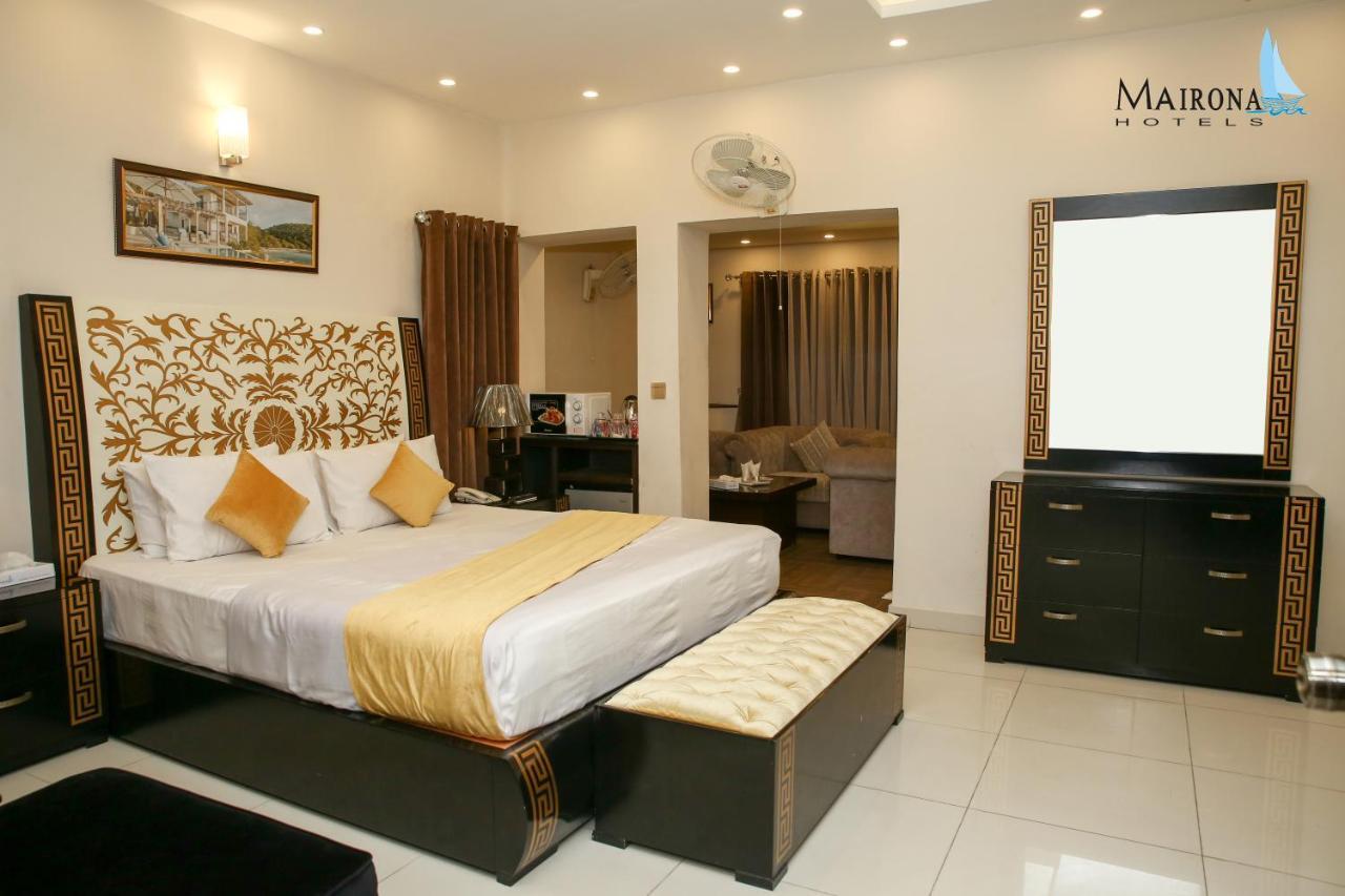 Hotel Mairona Gulberg Лахор Екстериор снимка