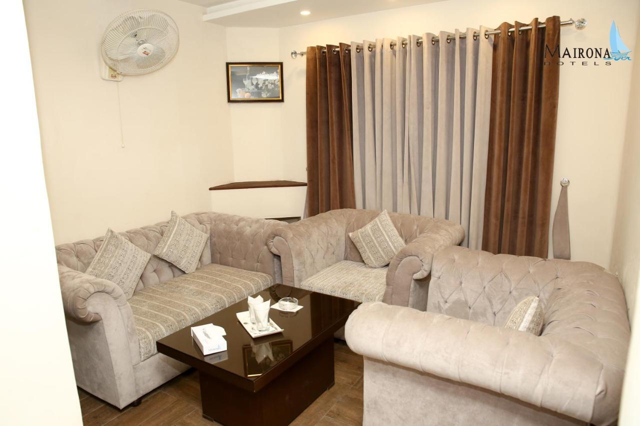 Hotel Mairona Gulberg Лахор Екстериор снимка