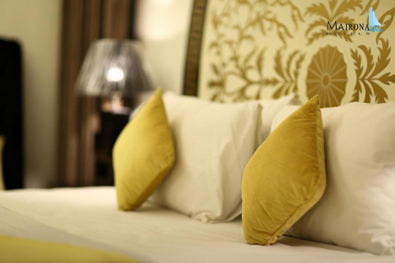 Hotel Mairona Gulberg Лахор Екстериор снимка