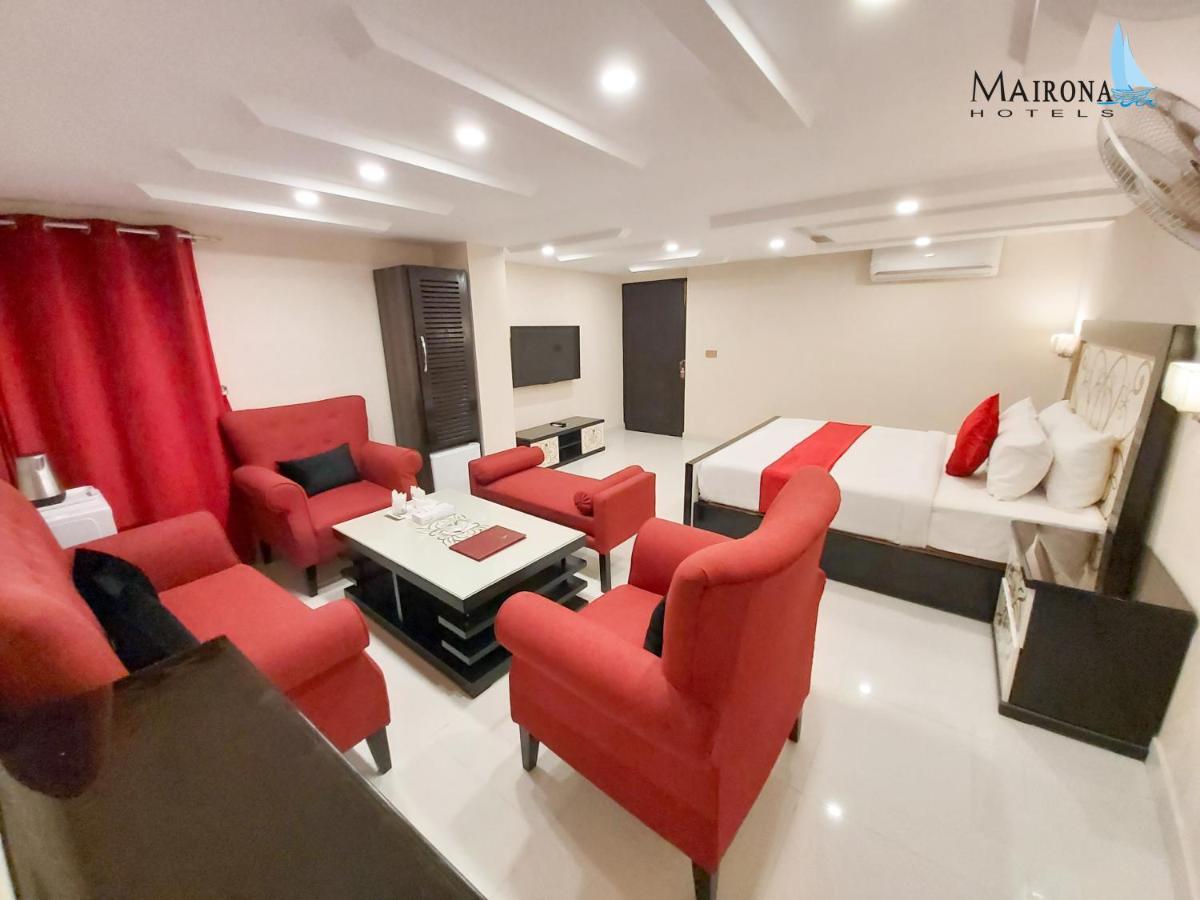 Hotel Mairona Gulberg Лахор Екстериор снимка