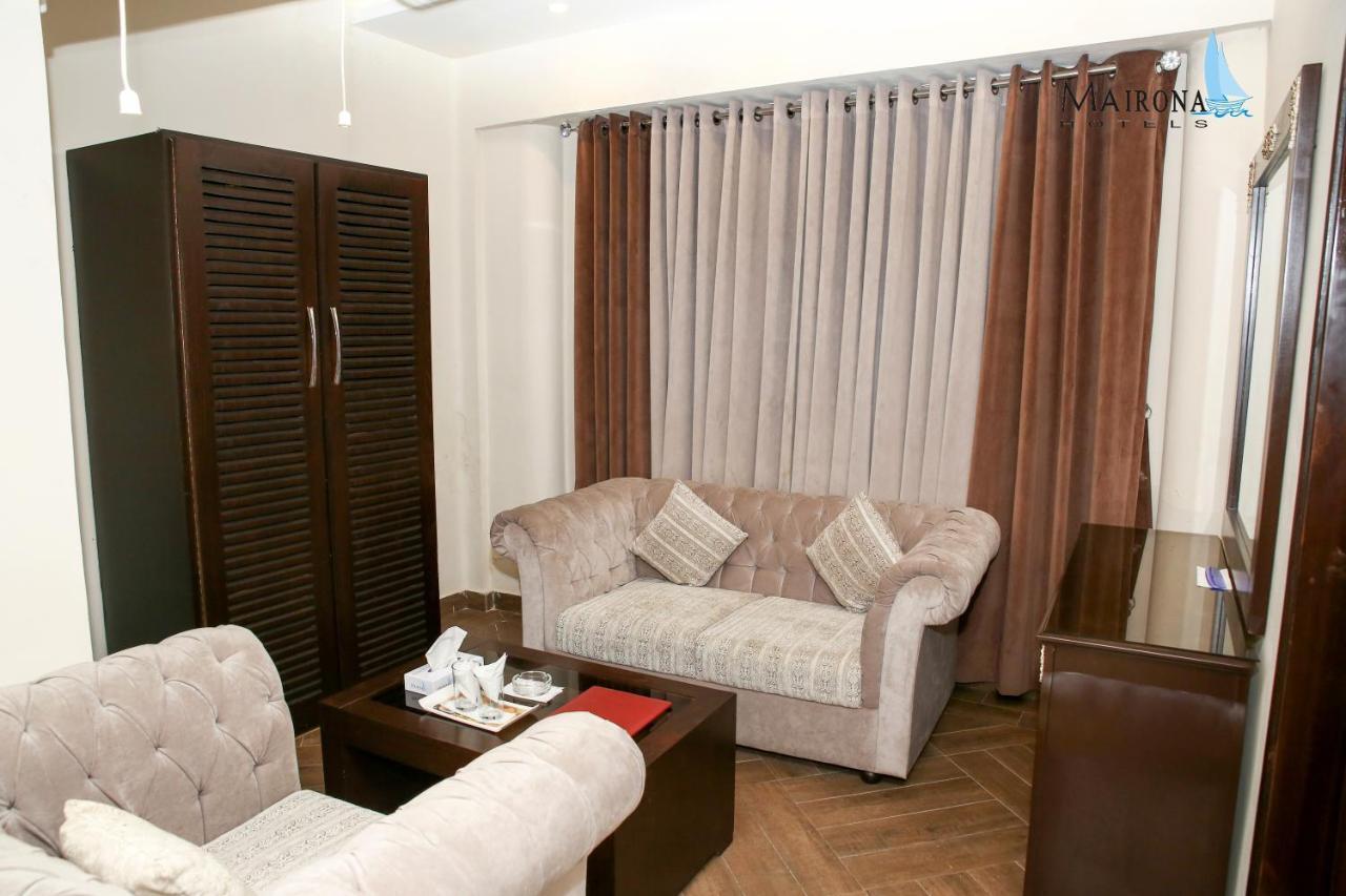 Hotel Mairona Gulberg Лахор Екстериор снимка