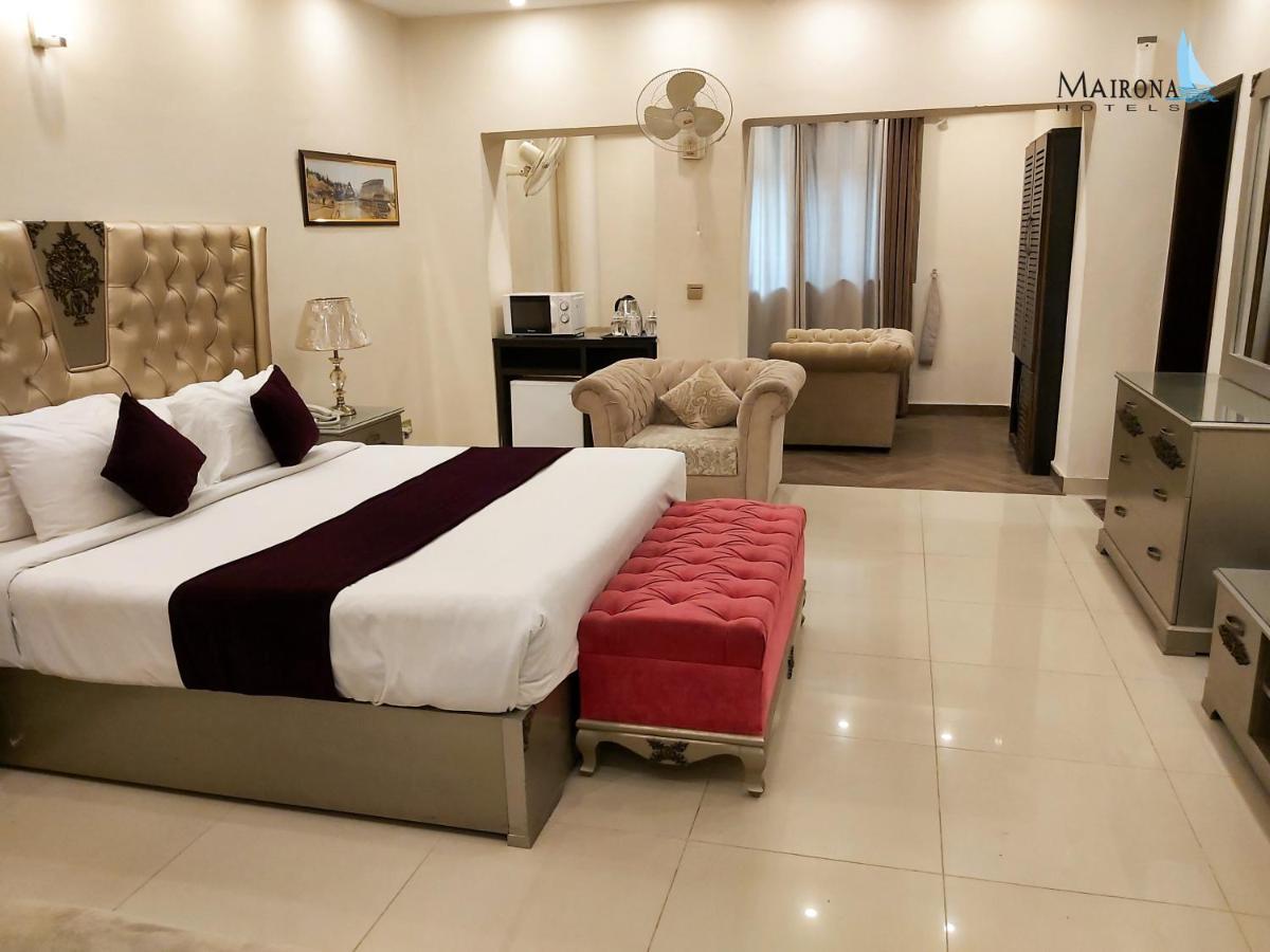 Hotel Mairona Gulberg Лахор Екстериор снимка