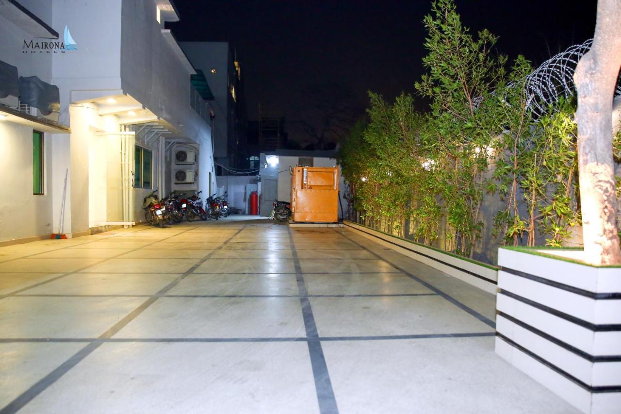 Hotel Mairona Gulberg Лахор Екстериор снимка