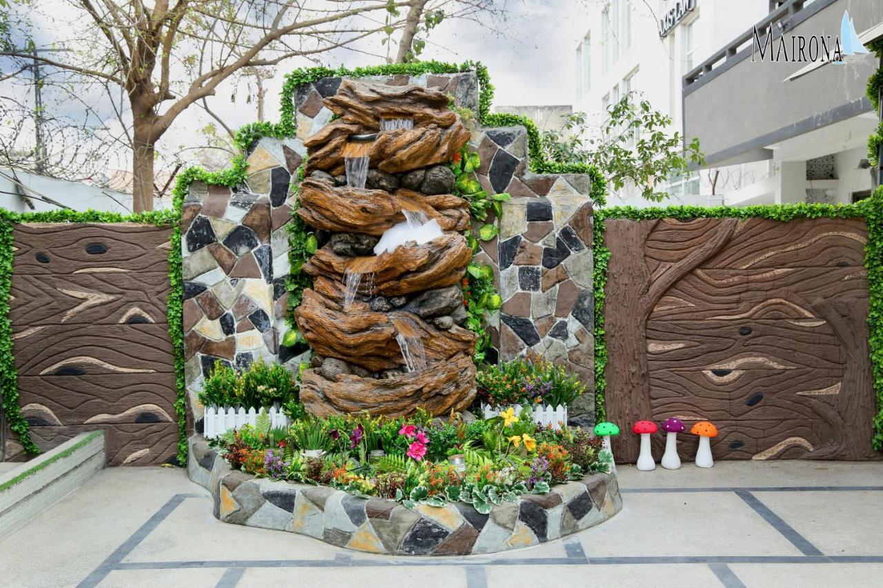 Hotel Mairona Gulberg Лахор Екстериор снимка