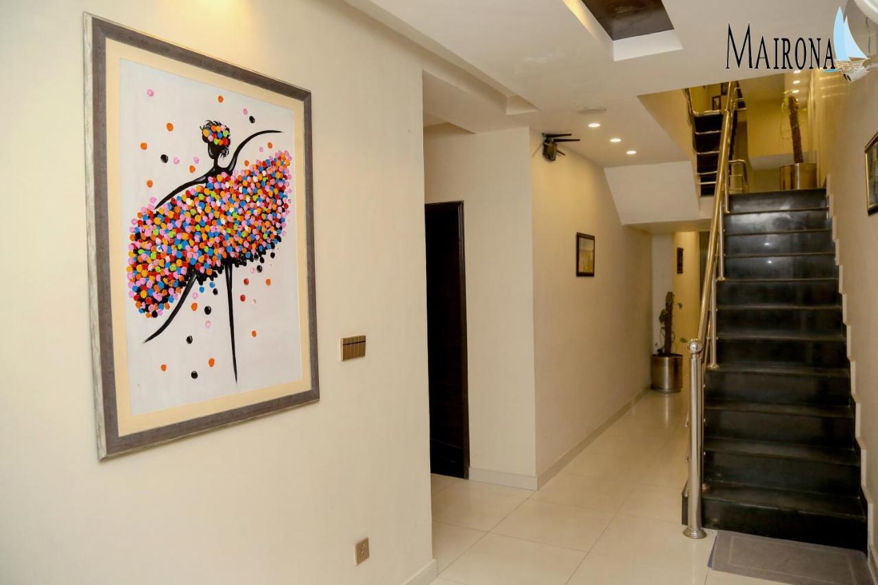 Hotel Mairona Gulberg Лахор Екстериор снимка